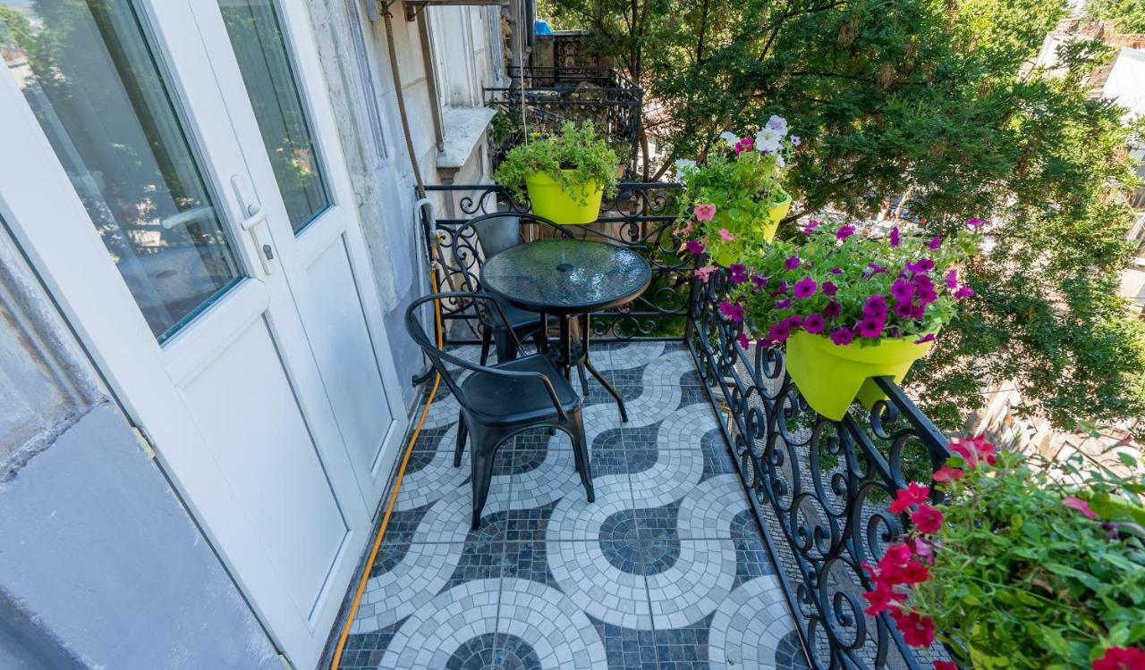 Irina'S Cozy Apartment #20 Tbiliszi Kültér fotó